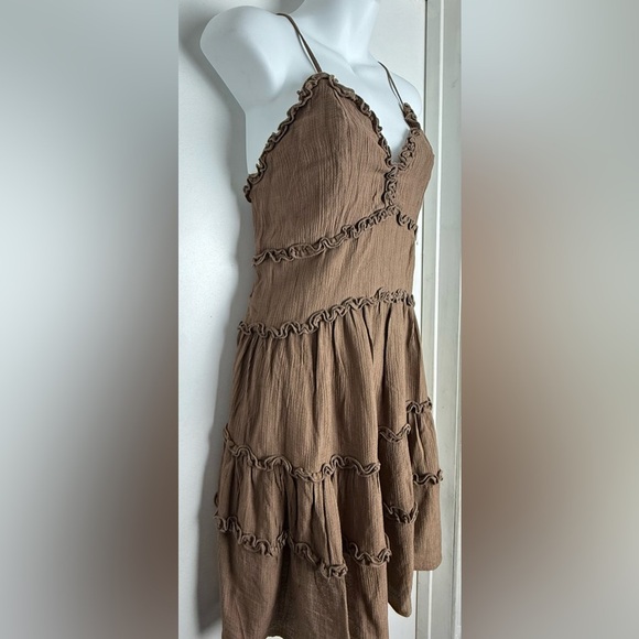 Elegant Brown Ruffle Dress - Picture 2 of 6